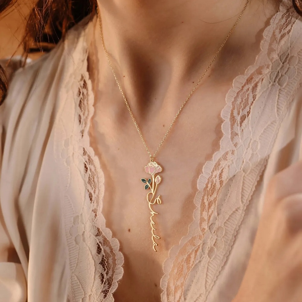 Birth Flower Necklace - Collier avec nom personnalisé avec fleur