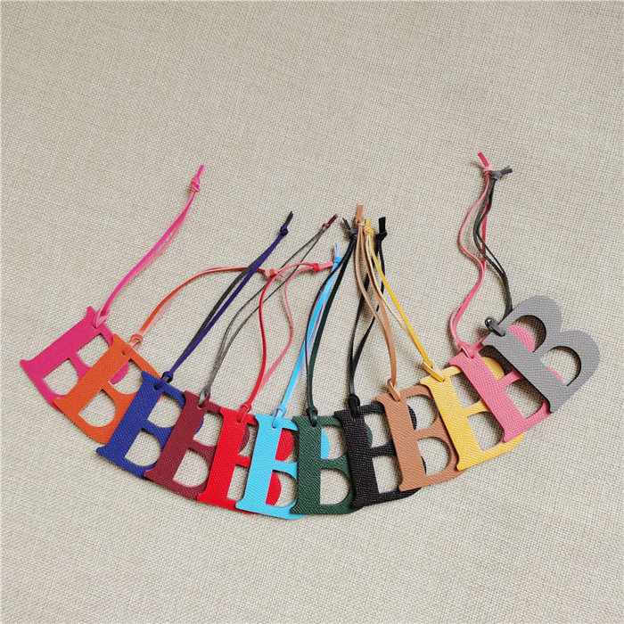 Porte-clés de luxe en cuir nat - Monogram Keychain Leather avis et prix