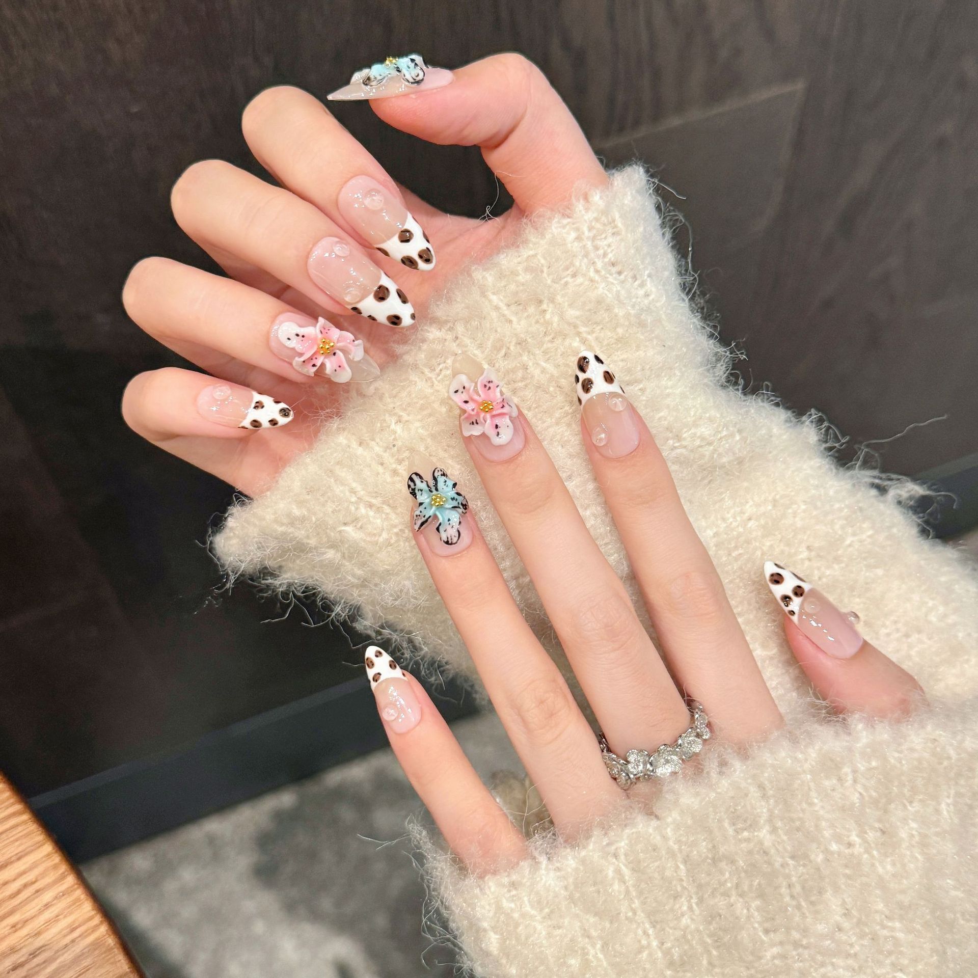 Faux ongles en amande brillant - Pressed Flower Art avis et prix